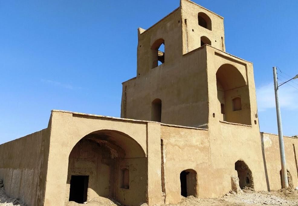 نجات بخشی و رفع خطر از یک اثر تاریخی در شهرستان بشرویه