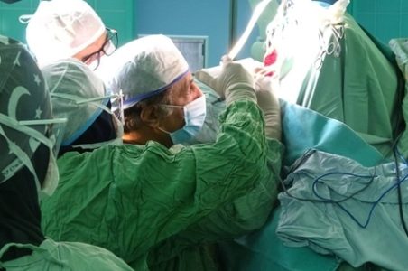 انجام عمل موفقیت آمیز جراحی نادر آبسه ساقه مغز در بیرجند